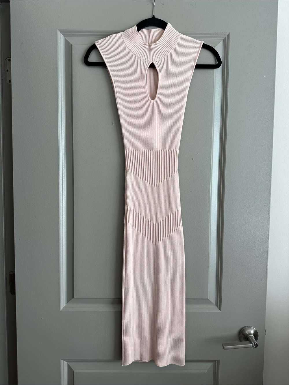 Guess Sleeveless Ribbed Keyhole dress